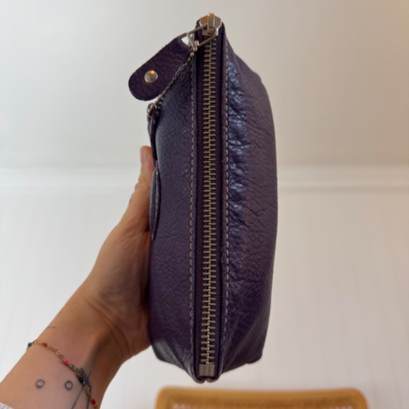 Vintage Roots Leather Pouch - Picture 3 of 7